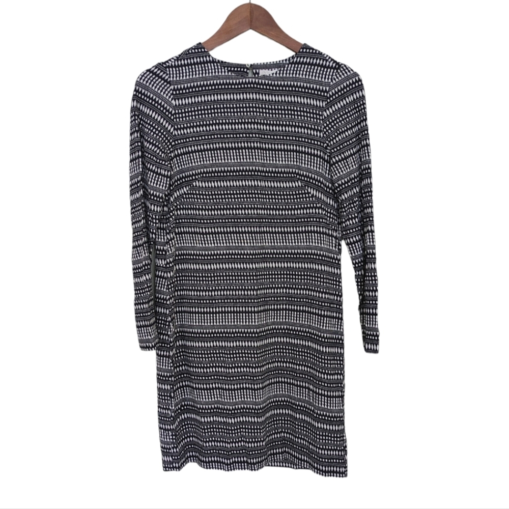 H&M long-sleeve black and white shift dress with keyhole back